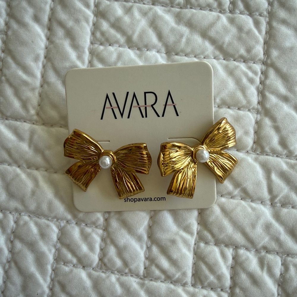 Avara Gold Bow Earrings - new